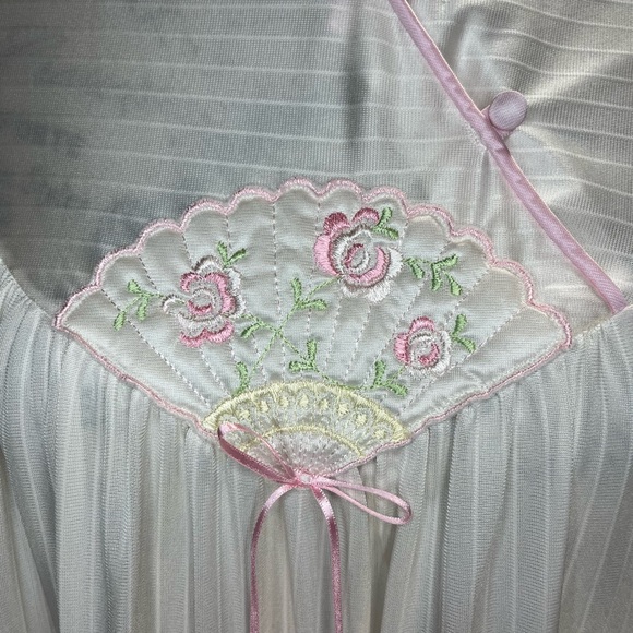 Vintage Lorraine Nightgown - Picture 7 of 9